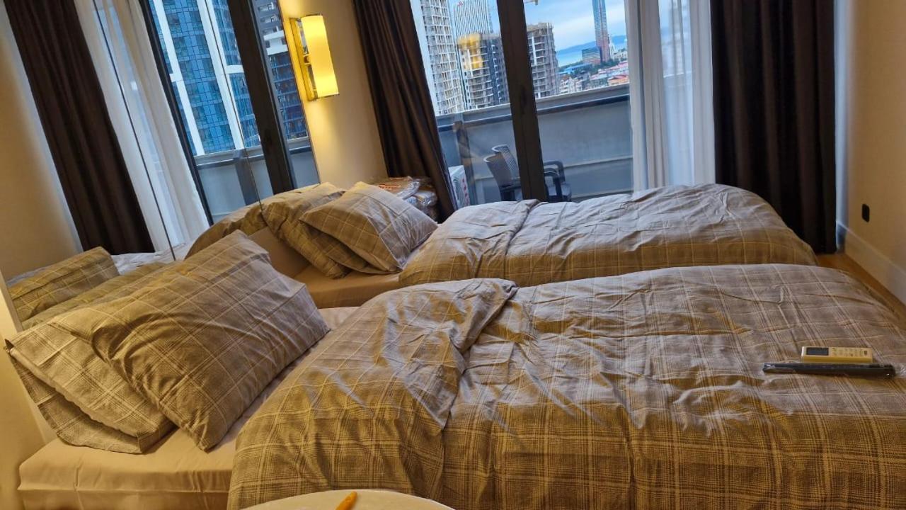Orbi City Apartments Batumi Bagian luar foto