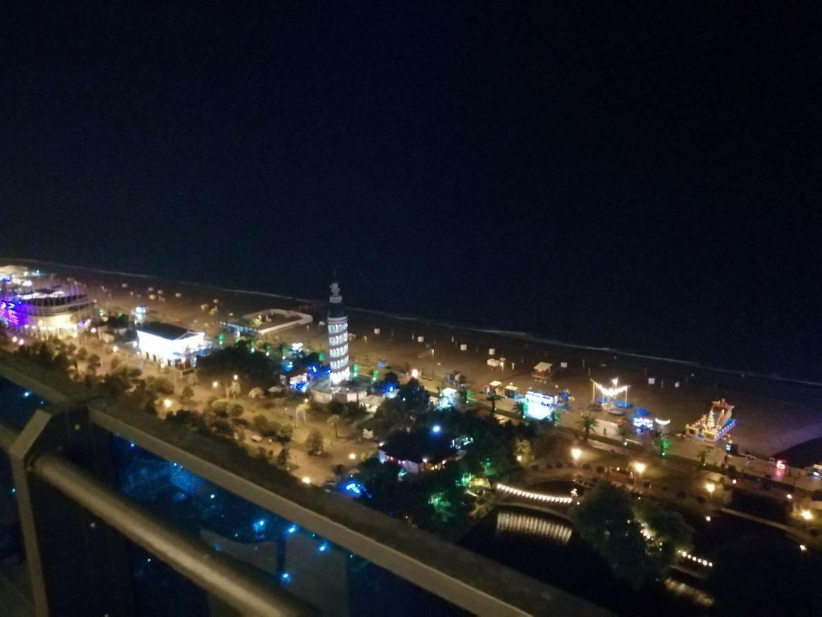 Orbi City Apartments Batumi Bagian luar foto